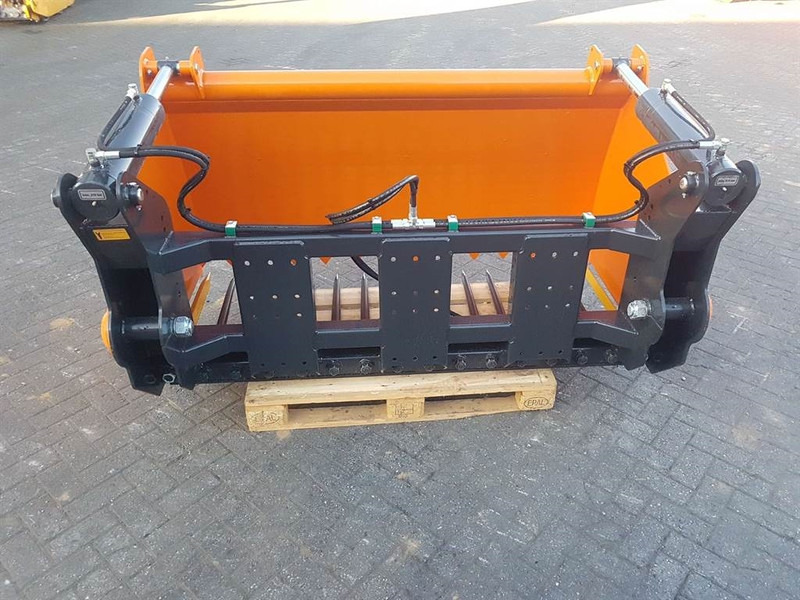 MAMMUT SC195M - Silage cutter/Silageschneider/Kuilhapper - Technika na siláž: obrázek 4 MAMMUT SC195M - Silage cutter/Silageschneider/Kuilhapper - Technika na siláž: obrázek 4