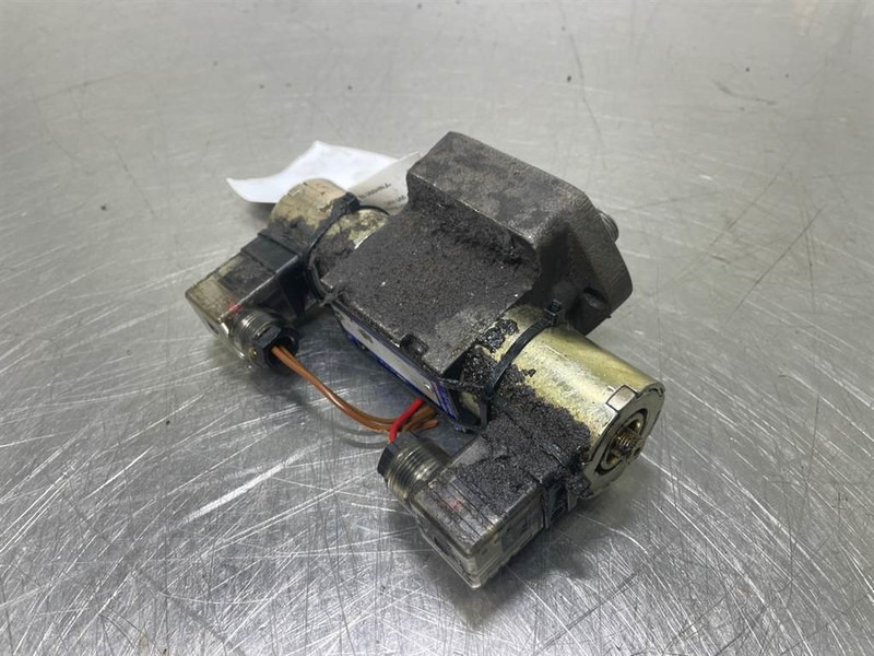 New Holland KV-4/3-3KO-6-6 - Hydraulika pro Stavební technika: obrázek 2 New Holland KV-4/3-3KO-6-6 - Hydraulika pro Stavební technika: obrázek 2