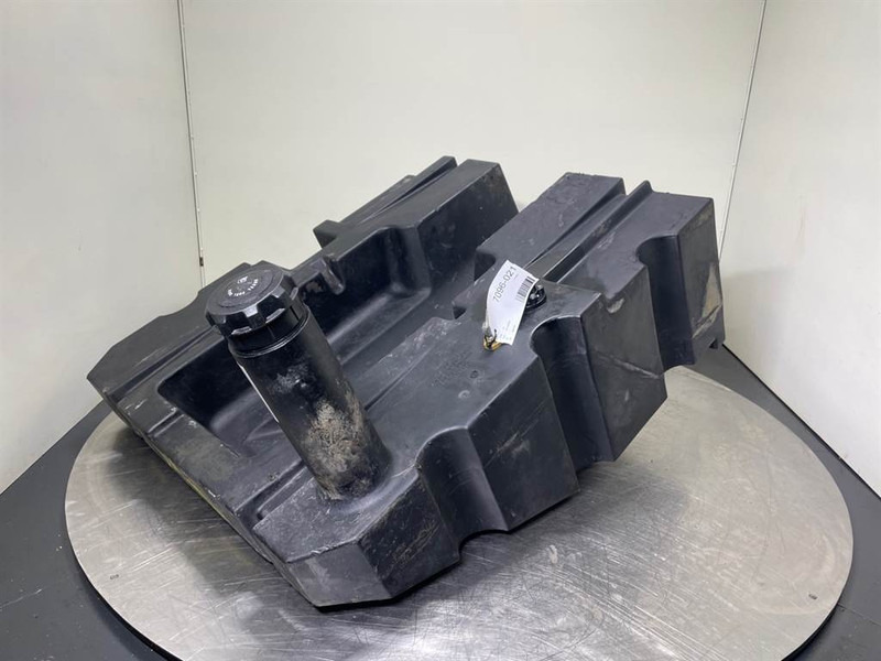 New Holland W110C-87400409-Fuel tank/Kraftstofftank - Rám/ Šasi pro Stavební technika: obrázek 4 New Holland W110C-87400409-Fuel tank/Kraftstofftank - Rám/ Šasi pro Stavební technika: obrázek 4