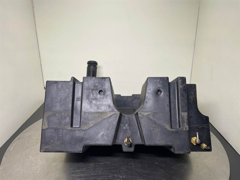 New Holland W110C-87400409-Fuel tank/Kraftstofftank - Rám/ Šasi pro Stavební technika: obrázek 3 New Holland W110C-87400409-Fuel tank/Kraftstofftank - Rám/ Šasi pro Stavební technika: obrázek 3