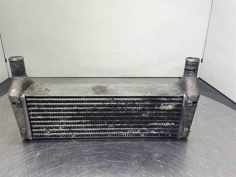 New Holland W110C - Intercooler/Kühler/Koeler - Motor pro Stavební technika: obrázek 4 New Holland W110C - Intercooler/Kühler/Koeler - Motor pro Stavební technika: obrázek 4