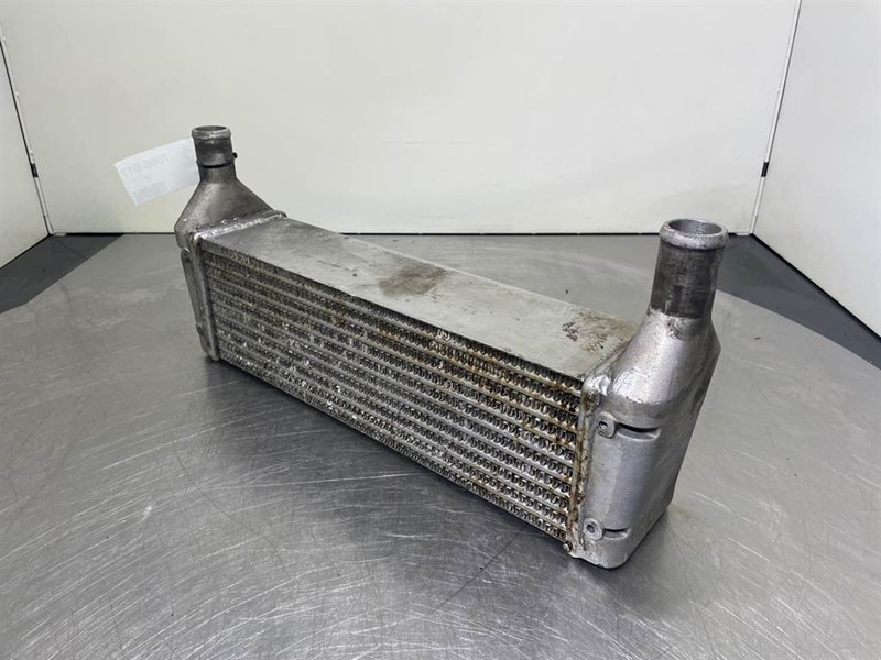 New Holland W110C - Intercooler/Kühler/Koeler - Motor pro Stavební technika: obrázek 2 New Holland W110C - Intercooler/Kühler/Koeler - Motor pro Stavební technika: obrázek 2