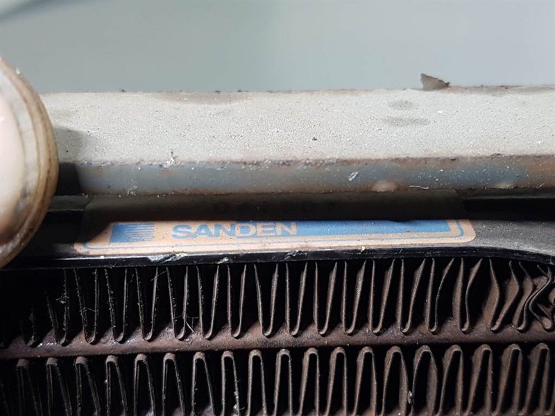 SANDEN MFC-2046AE-Airco condenser/Klimakondensator - Rám/ Šasi pro Stavební technika: obrázek 4 SANDEN MFC-2046AE-Airco condenser/Klimakondensator - Rám/ Šasi pro Stavební technika: obrázek 4