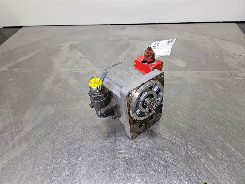 Sauer Danfoss SNP3NN/038RN06D-Gearpump/Zahnradpumpe/Tandwielpomp - Hydraulika pro Stavební technika: obrázek 1 Sauer Danfoss SNP3NN/038RN06D-Gearpump/Zahnradpumpe/Tandwielpomp - Hydraulika pro Stavební technika: obrázek 1