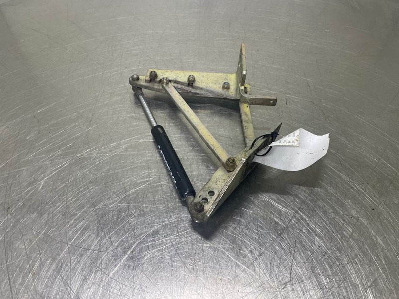 Schaeff SKL834-0451019030-Hinge right/Scharnier - Rám/ Šasi pro Stavební technika: obrázek 2 Schaeff SKL834-0451019030-Hinge right/Scharnier - Rám/ Šasi pro Stavební technika: obrázek 2