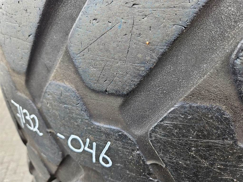 Schaeff SKL834-Firestone 405/70R18-Tire/Reifen/Band - Pneumatiky a ráfky pro Stavební technika: obrázek 4 Schaeff SKL834-Firestone 405/70R18-Tire/Reifen/Band - Pneumatiky a ráfky pro Stavební technika: obrázek 4