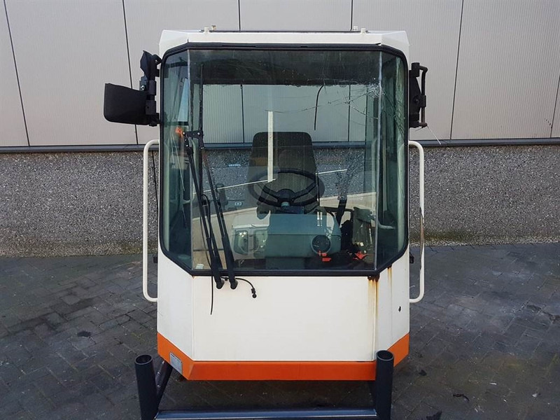 Schaeff SKL853-101980172-Cabin/Kabine/Cabine - Kabina a interiér pro Stavební technika: obrázek 1 Schaeff SKL853-101980172-Cabin/Kabine/Cabine - Kabina a interiér pro Stavební technika: obrázek 1