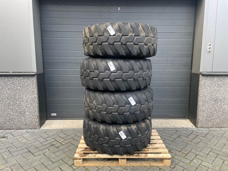 Terex AL80-Dunlop 405/70R18 (15.5/70R18)-Tire/Reifen - Pneumatiky a ráfky pro Stavební technika: obrázek 1 Terex AL80-Dunlop 405/70R18 (15.5/70R18)-Tire/Reifen - Pneumatiky a ráfky pro Stavební technika: obrázek 1