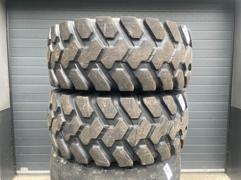 Terex TL120-BKT 400/70R20-Tire/Reifen/Band - Pneumatiky a ráfky pro Stavební technika: obrázek 3 Terex TL120-BKT 400/70R20-Tire/Reifen/Band - Pneumatiky a ráfky pro Stavební technika: obrázek 3