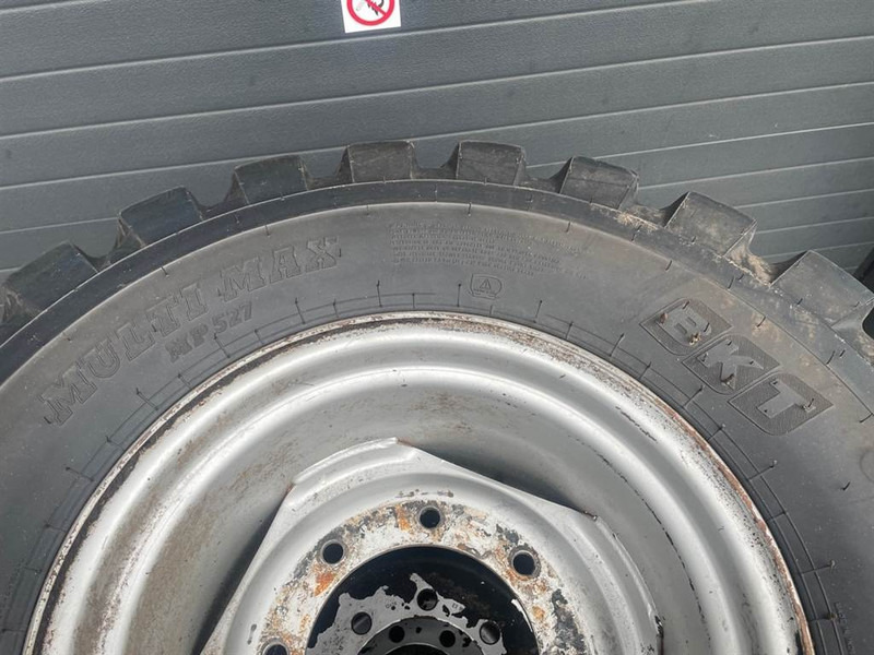 Terex TL120-BKT 400/70R20-Tire/Reifen/Band - Pneumatiky a ráfky pro Stavební technika: obrázek 5 Terex TL120-BKT 400/70R20-Tire/Reifen/Band - Pneumatiky a ráfky pro Stavební technika: obrázek 5