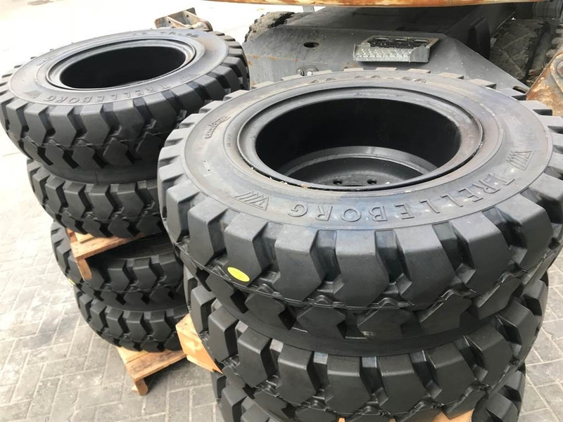 Trelleborg 12.00-20 Dual excavator solid-Tyre/Reifen/Banden - Pneumatiky a ráfky pro Stavební technika: obrázek 5 Trelleborg 12.00-20 Dual excavator solid-Tyre/Reifen/Banden - Pneumatiky a ráfky pro Stavební technika: obrázek 5