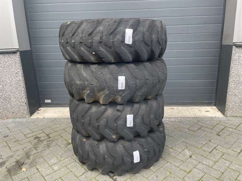Volvo L30D-Firestone 12.5-20-Tire/Reifen/Band - Pneumatiky a ráfky pro Stavební technika: obrázek 1 Volvo L30D-Firestone 12.5-20-Tire/Reifen/Band - Pneumatiky a ráfky pro Stavební technika: obrázek 1