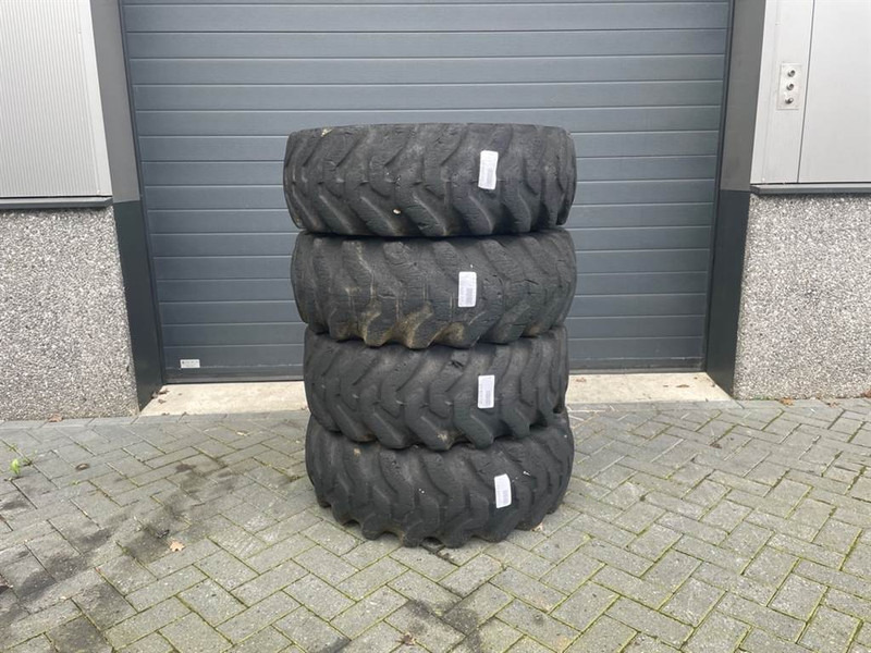 Volvo L30D-Firestone 12.5-20-Tire/Reifen/Band - Pneumatiky a ráfky pro Stavební technika: obrázek 2 Volvo L30D-Firestone 12.5-20-Tire/Reifen/Band - Pneumatiky a ráfky pro Stavební technika: obrázek 2