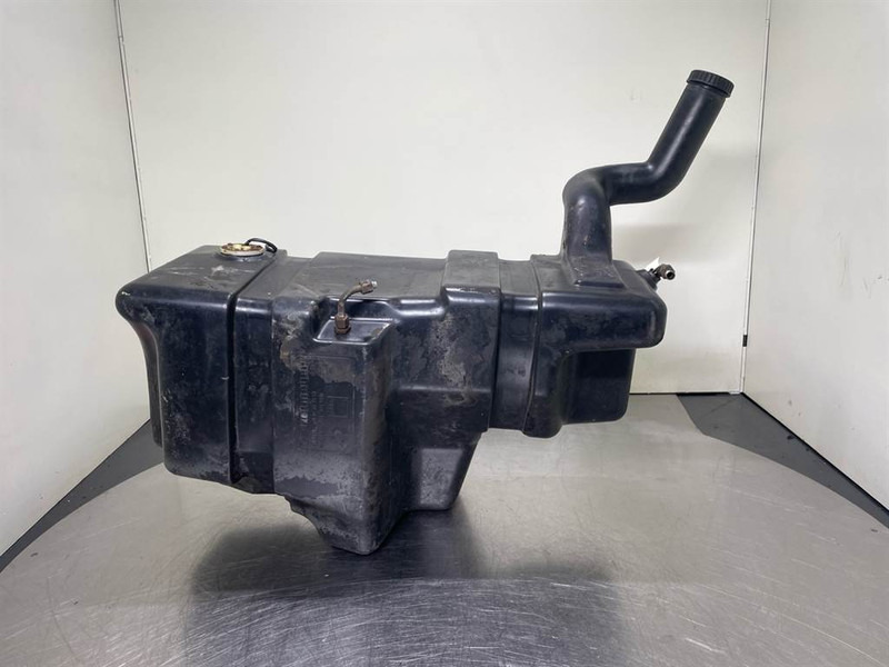 Volvo L30D-VOE11370525-Fuel tank/Kraftstofftank/Tank - Rám/ Šasi pro Stavební technika: obrázek 3 Volvo L30D-VOE11370525-Fuel tank/Kraftstofftank/Tank - Rám/ Šasi pro Stavební technika: obrázek 3