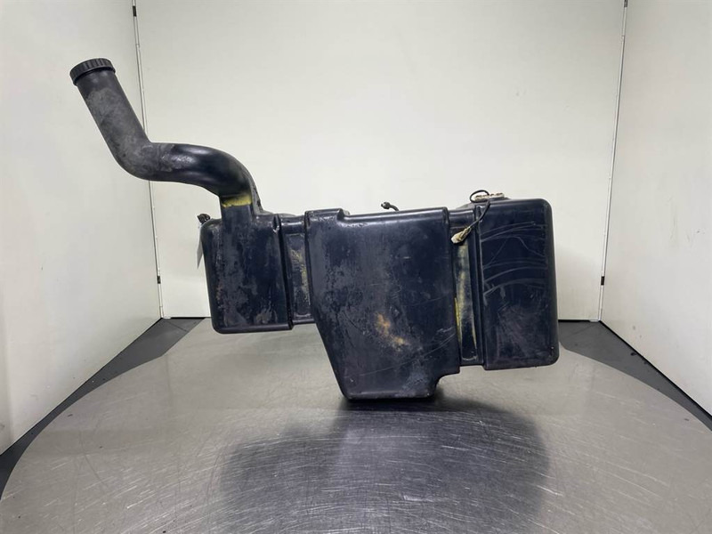 Volvo L30D-VOE11370525-Fuel tank/Kraftstofftank/Tank - Rám/ Šasi pro Stavební technika: obrázek 1 Volvo L30D-VOE11370525-Fuel tank/Kraftstofftank/Tank - Rám/ Šasi pro Stavební technika: obrázek 1