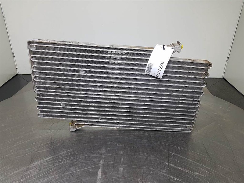 Volvo L50F-Modine 5053410-Airco condenser/Airco koeler - Rám/ Šasi pro Stavební technika: obrázek 1 Volvo L50F-Modine 5053410-Airco condenser/Airco koeler - Rám/ Šasi pro Stavební technika: obrázek 1