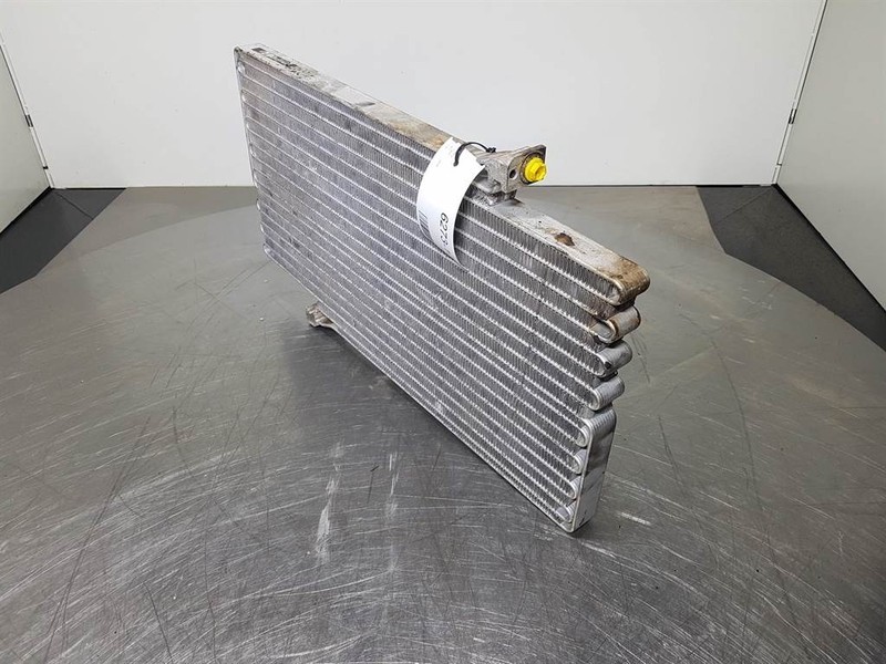 Volvo L50F-Modine 5053410-Airco condenser/Airco koeler - Rám/ Šasi pro Stavební technika: obrázek 2 Volvo L50F-Modine 5053410-Airco condenser/Airco koeler - Rám/ Šasi pro Stavební technika: obrázek 2