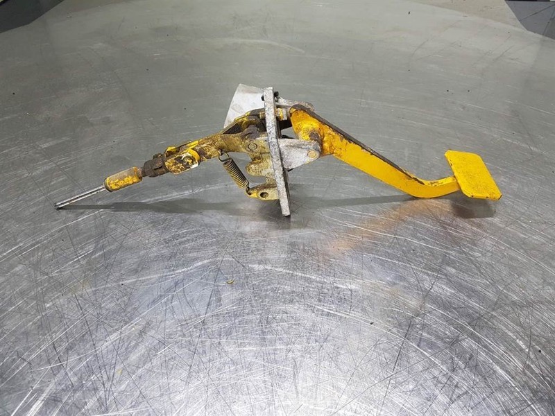 Zettelmeyer ZL1001 - Brake pedal - Kabina a interiér pro Stavební technika: obrázek 3 Zettelmeyer ZL1001 - Brake pedal - Kabina a interiér pro Stavební technika: obrázek 3
