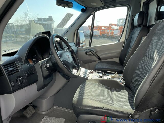 Mercedes-Benz 515 CDI Ölspurreiniger Technik Bj. 2013 - Zametací vůz: obrázek 4 Mercedes-Benz 515 CDI Ölspurreiniger Technik Bj. 2013 - Zametací vůz: obrázek 4