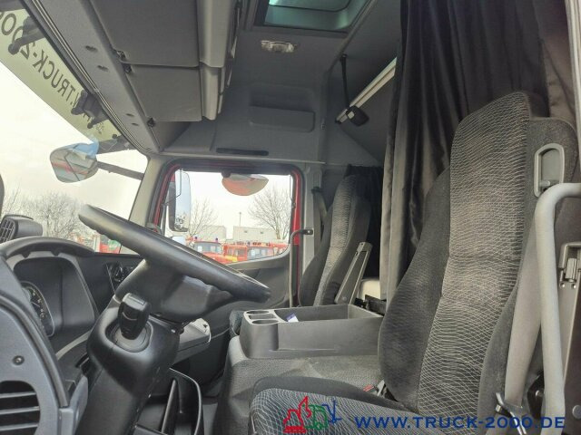 Interior photo 1: Plachtová dodávka Mercedes-Benz 823 Schiebeplane L+R LBW nur 164TKM Gr.Haus 1.Hd
