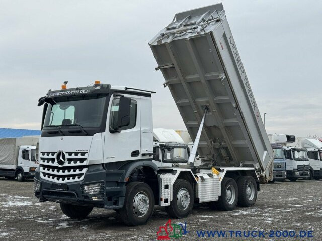 Mercedes-Benz Arocs 3248 8x4/4 Moser 3 Seiten Kipper Retarder - Sklápěč: obrázek 2 Mercedes-Benz Arocs 3248 8x4/4 Moser 3 Seiten Kipper Retarder - Sklápěč: obrázek 2