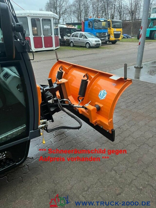 Multicar Tremo X56 Winterdienst Streuer + Besen NUR4126km - Dodávka sklápěč: obrázek 3 Multicar Tremo X56 Winterdienst Streuer + Besen NUR4126km - Dodávka sklápěč: obrázek 3