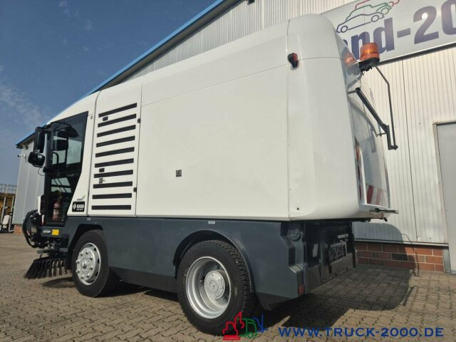 Ravo 540 3 Besen Sweeper 62 km/h Autobahn fähig - Zametací vůz: obrázek 4 Ravo 540 3 Besen Sweeper 62 km/h Autobahn fähig - Zametací vůz: obrázek 4