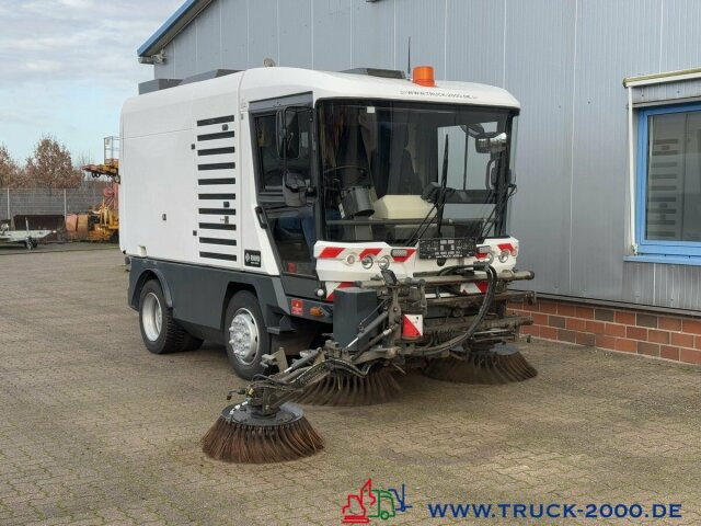 Ravo 540 3 Besensystem Sweeper + Sprühen 50 Km/h - Zametací vůz: obrázek 2 Ravo 540 3 Besensystem Sweeper + Sprühen 50 Km/h - Zametací vůz: obrázek 2