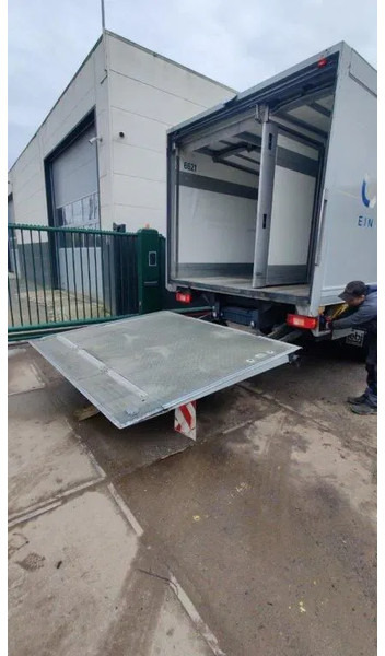 Dhollandia Laadklep / Achtersluitklep 2000 kg MBB / Palfinger / B.A.R. Cargolift - Zvedací plošina: obrázek 1 Dhollandia Laadklep / Achtersluitklep 2000 kg MBB / Palfinger / B.A.R. Cargolift - Zvedací plošina: obrázek 1