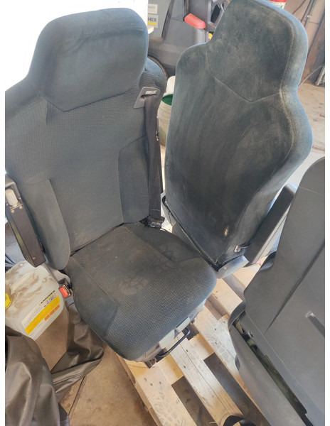 MAN Stoel Zetel MAN TGA / TGS/ TGL / TGX - Sedaček pro Nákladní auto: obrázek 2 MAN Stoel Zetel MAN TGA / TGS/ TGL / TGX - Sedaček pro Nákladní auto: obrázek 2