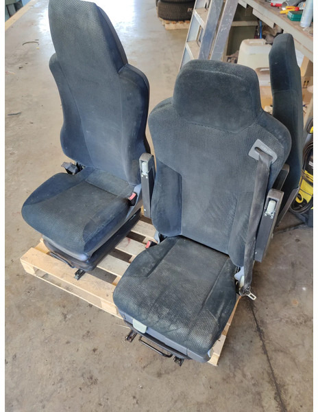 MAN Stoel Zetel MAN TGA / TGS/ TGL / TGX - Sedaček pro Nákladní auto: obrázek 1 MAN Stoel Zetel MAN TGA / TGS/ TGL / TGX - Sedaček pro Nákladní auto: obrázek 1