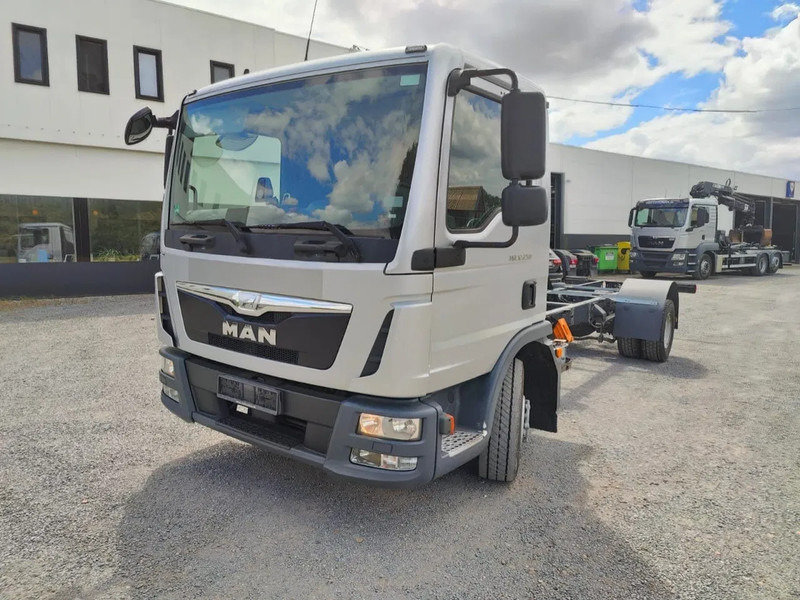 MAN TGL 12.250 Chassis cabine Euro6 - Podvozek s kabinou: obrázek 2 MAN TGL 12.250 Chassis cabine Euro6 - Podvozek s kabinou: obrázek 2