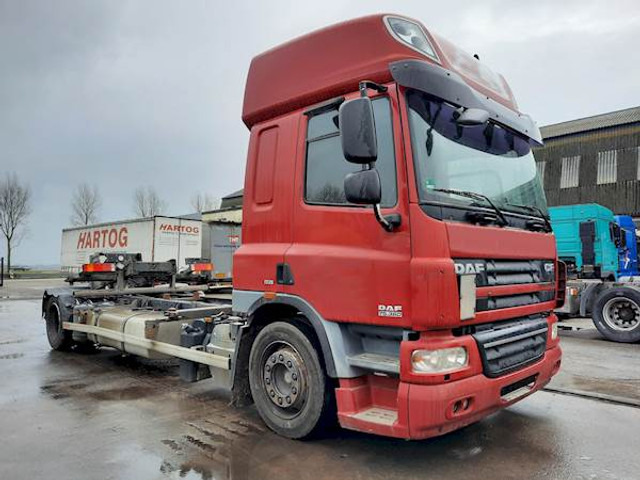 DAF CF75.360 MANUAL GEARBOX - Kontejnérový podvozek/ Výměnná nástavba: obrázek 2 DAF CF75.360 MANUAL GEARBOX - Kontejnérový podvozek/ Výměnná nástavba: obrázek 2