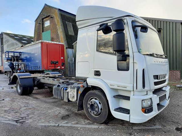 Iveco 120E22 - Podvozek s kabinou: obrázek 2 Iveco 120E22 - Podvozek s kabinou: obrázek 2