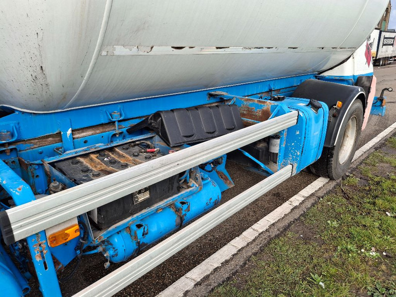 Renault MIDLUM 280DXI - Cisternové vozidlo: obrázek 3 Renault MIDLUM 280DXI - Cisternové vozidlo: obrázek 3