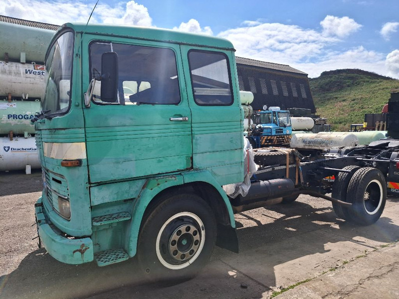 Mercedes-Benz 911 - Tahač: obrázek 2 Mercedes-Benz 911 - Tahač: obrázek 2