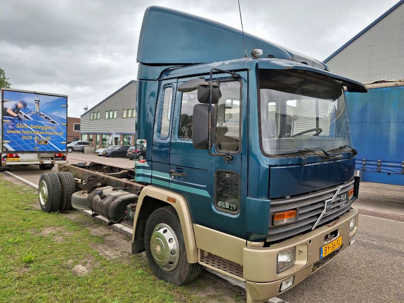 Podvozek s kabinou Volvo FL611: obrázek 11