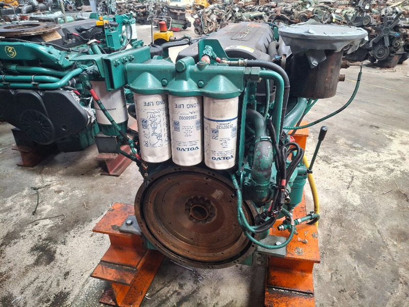 Volvo PENTA D9A2J MH - Motor: obrázek 2 Volvo PENTA D9A2J MH - Motor: obrázek 2