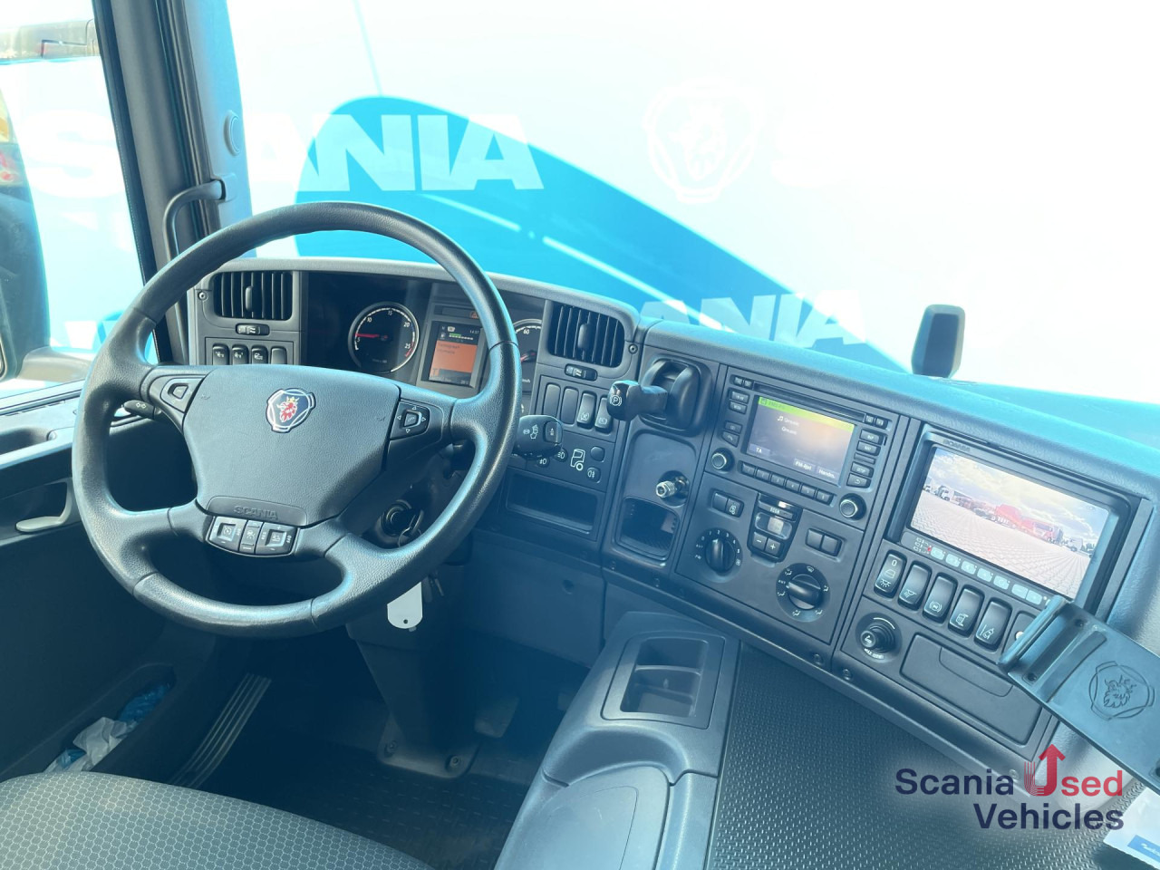 SCANIA P 320 DB4x2MNB RETARDER FULL AIR CURTAIN TAILLIFT - Nákladní automobil valníkový/ Plošinový: obrázek 5 SCANIA P 320 DB4x2MNB RETARDER FULL AIR CURTAIN TAILLIFT - Nákladní automobil valníkový/ Plošinový: obrázek 5