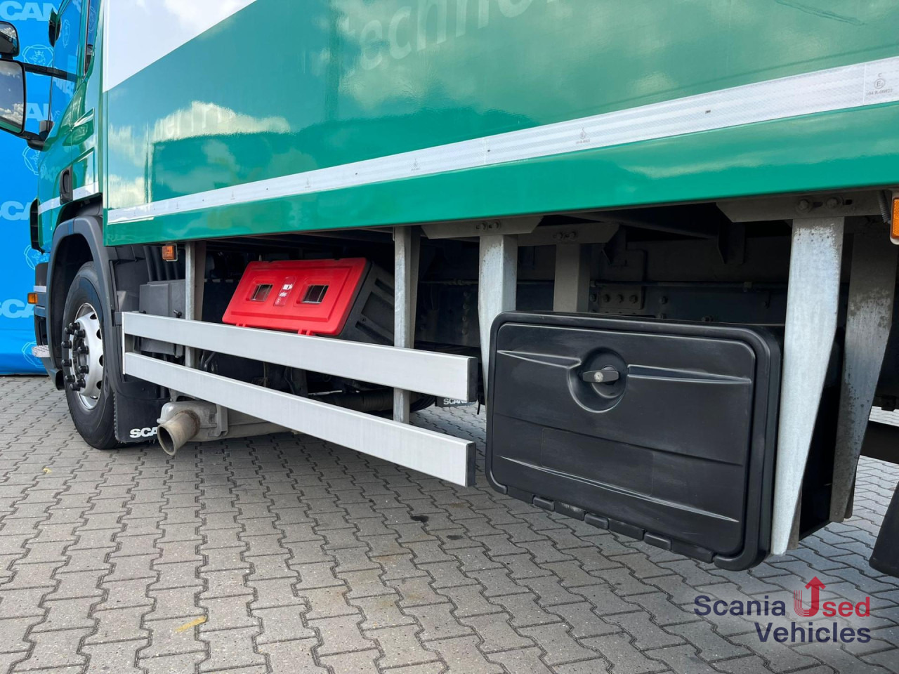 SCANIA P 320 DB6x2*4MNB RETARDER FULL AIR 8T TAIL LIFT 2T - Skříňový nákladní auto: obrázek 4 SCANIA P 320 DB6x2*4MNB RETARDER FULL AIR 8T TAIL LIFT 2T - Skříňový nákladní auto: obrázek 4