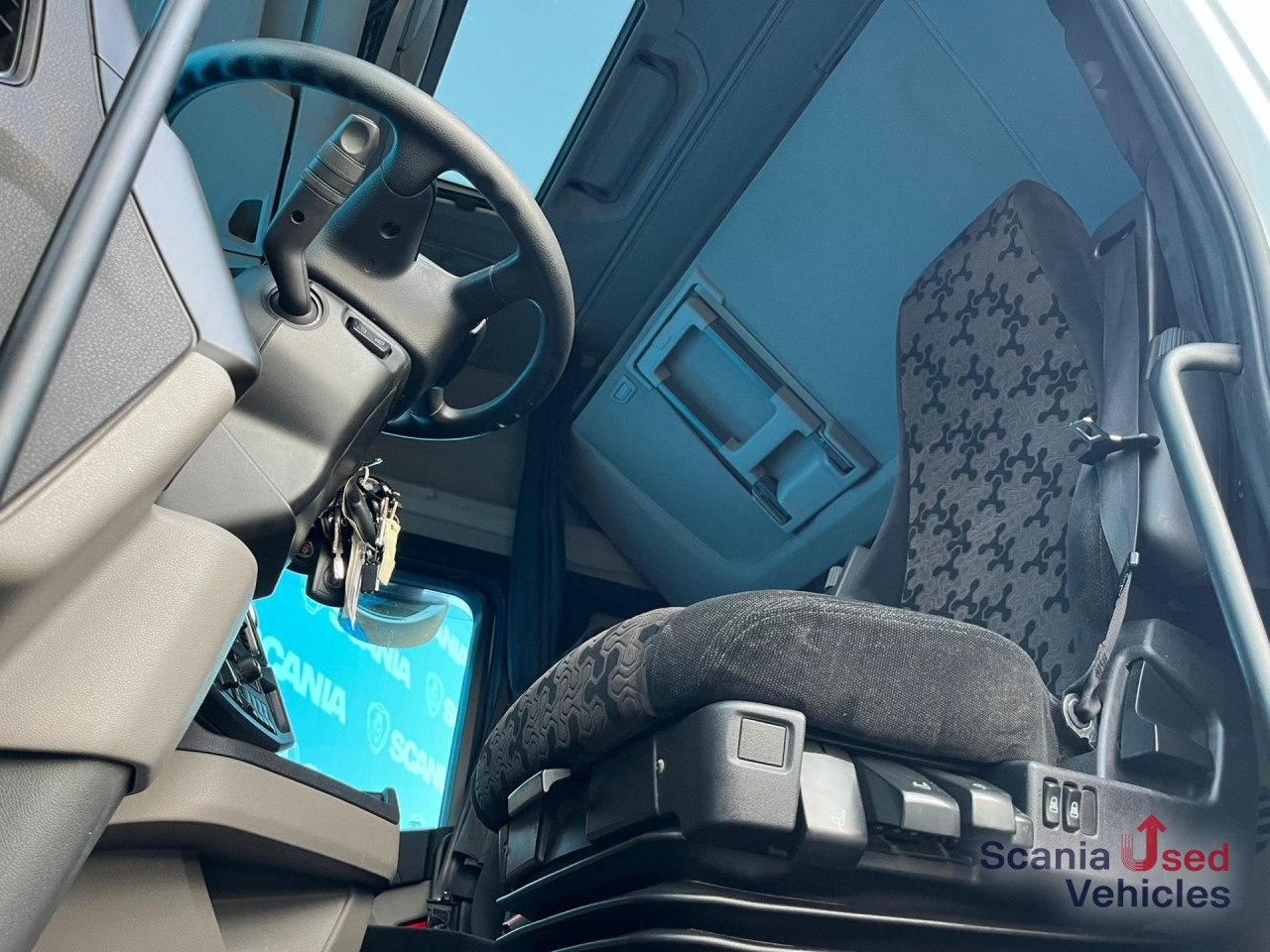 SCANIA R 450 A4x2NA RETARDER 8T DIFF-L SMART2 - Tahač: obrázek 2 SCANIA R 450 A4x2NA RETARDER 8T DIFF-L SMART2 - Tahač: obrázek 2