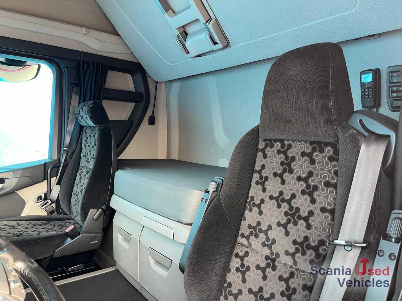 SCANIA R 450 A4x2NA RETARDER LED NAVI PTO - Tahač: obrázek 3 SCANIA R 450 A4x2NA RETARDER LED NAVI PTO - Tahač: obrázek 3