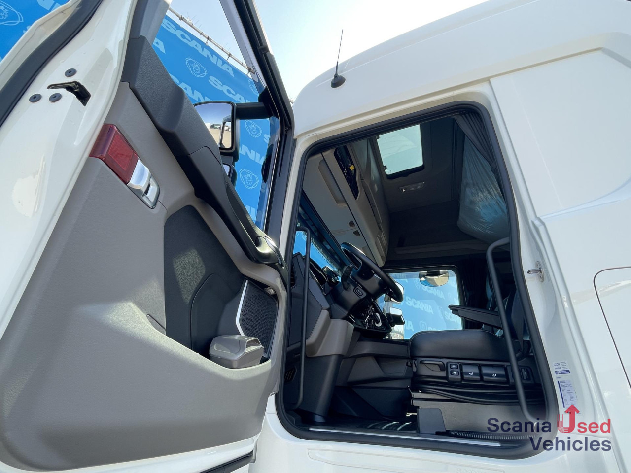 SCANIA S 500 A4x2NB RETARDER DIFF-L PARK AIRCO FULL AIR - Tahač: obrázek 5 SCANIA S 500 A4x2NB RETARDER DIFF-L PARK AIRCO FULL AIR - Tahač: obrázek 5