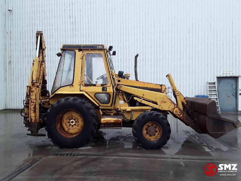 Caterpillar 428 - Rýpadlo-nakladač: obrázek 4 Caterpillar 428 - Rýpadlo-nakladač: obrázek 4