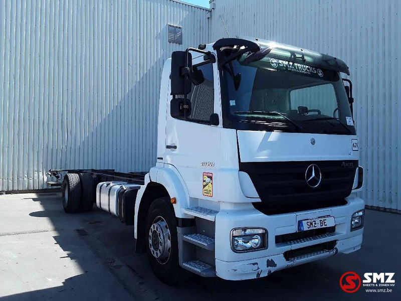 Mercedes-Benz Axor 1829 manual - Podvozek s kabinou: obrázek 1 Mercedes-Benz Axor 1829 manual - Podvozek s kabinou: obrázek 1