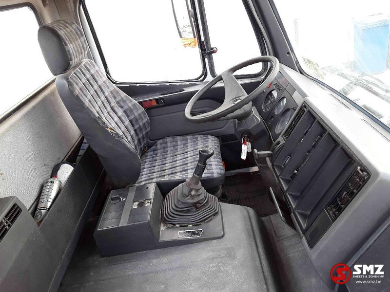 Interior photo 1: Cisternové vozidlo Mercedes-Benz SK 1827 Inox tank lames steel