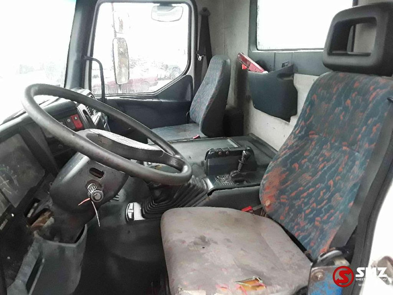 Autodomíchávač Renault Kerax 300 manual pump: obrázek 7