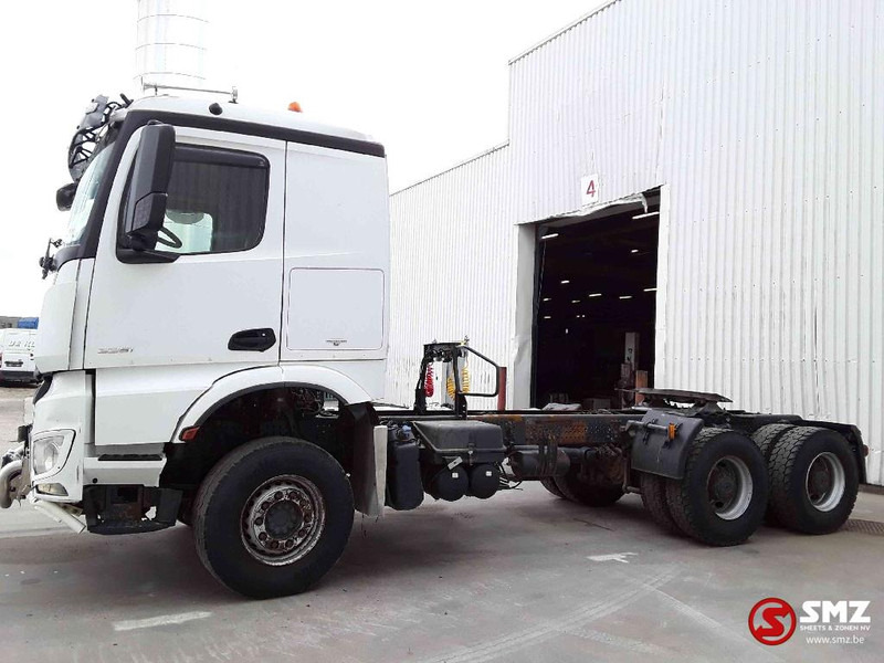 Mercedes-Benz Arocs 3351 lames steel - Tahač: obrázek 5 Mercedes-Benz Arocs 3351 lames steel - Tahač: obrázek 5