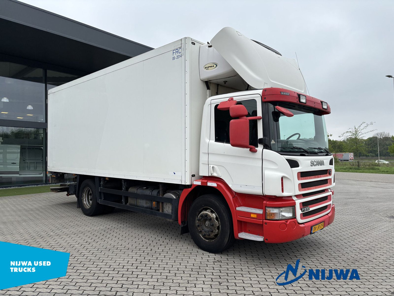 Scania P 230 4X2 Meat Truck + Laadklep - Chladírenský nákladní automobil: obrázek 2 Scania P 230 4X2 Meat Truck + Laadklep - Chladírenský nákladní automobil: obrázek 2