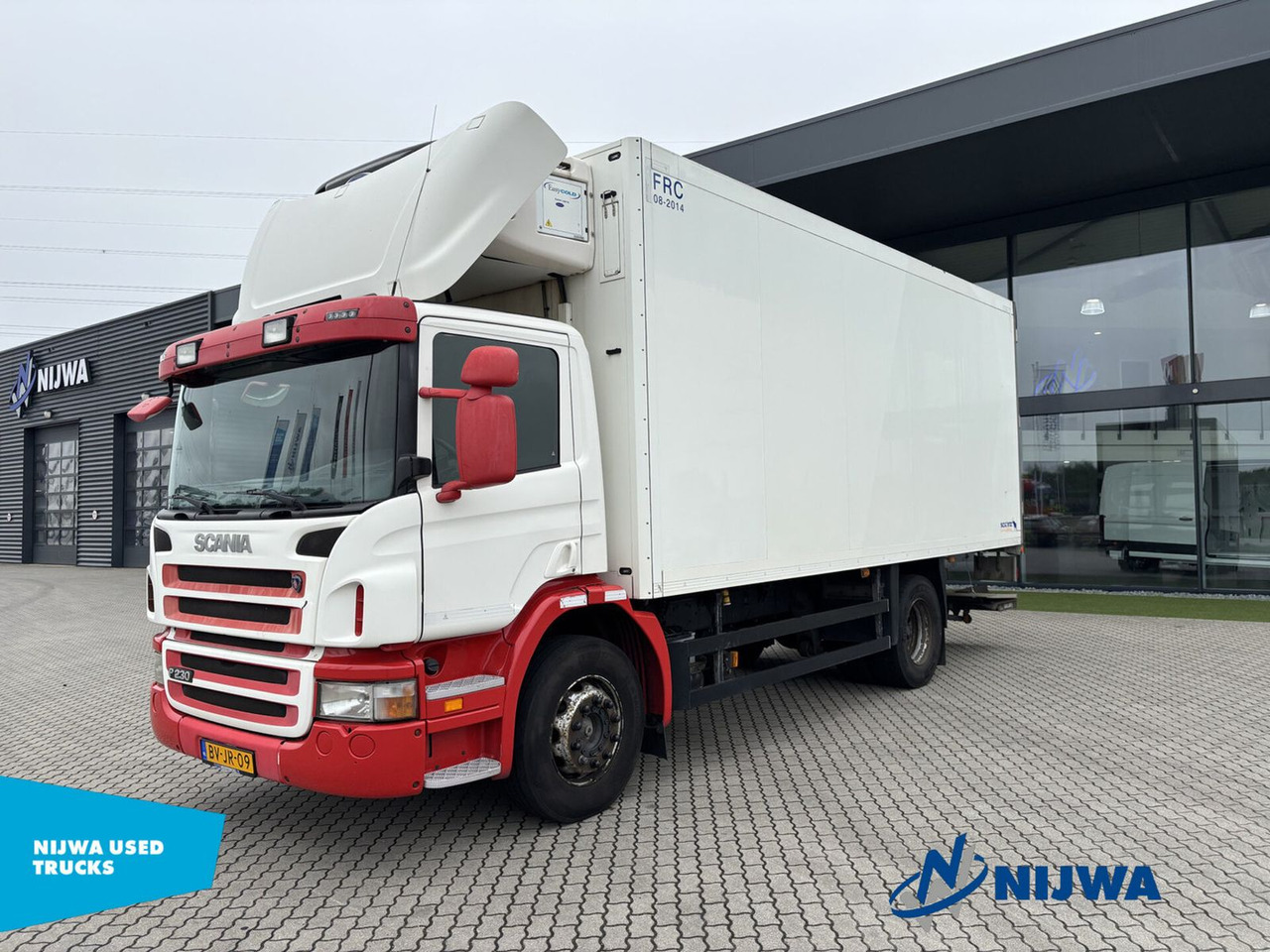 Scania P 230 4X2 Meat Truck + Laadklep - Chladírenský nákladní automobil: obrázek 1 Scania P 230 4X2 Meat Truck + Laadklep - Chladírenský nákladní automobil: obrázek 1